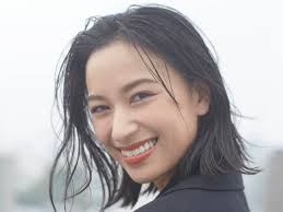 高橋メアリージュン　家族構成